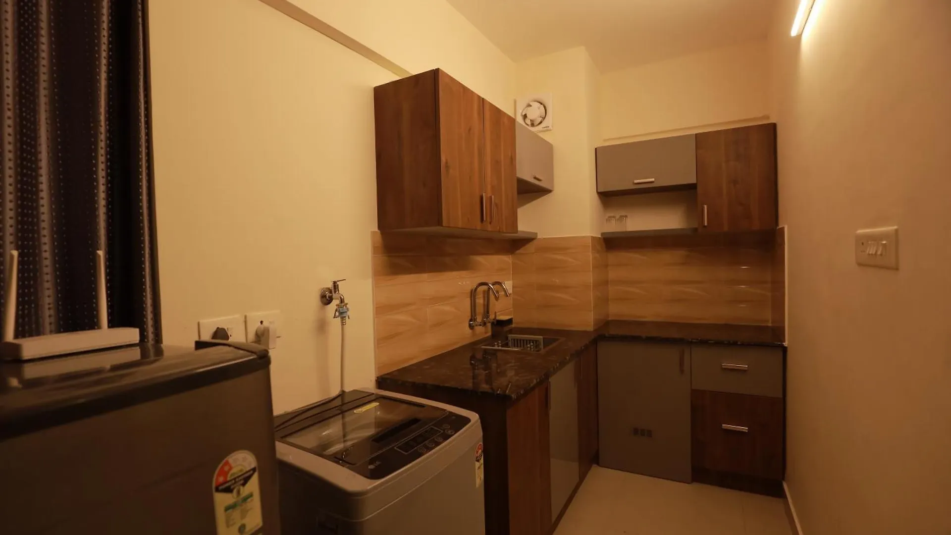 Vvp Service Apartment نيدومباسيري 0*,  الهند